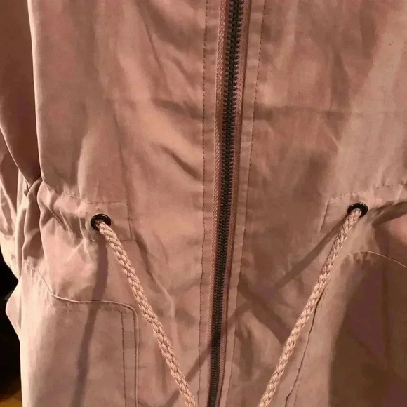 MINE light pink polyester lightweight jacket.  Size M. Full zipper close. - Picture 3 of 11